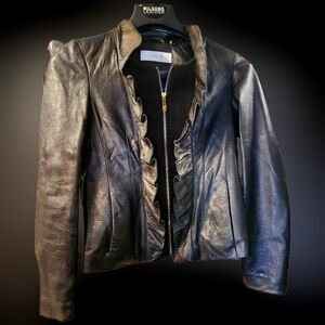 Black Leather Jacket Sleek Fitted Design